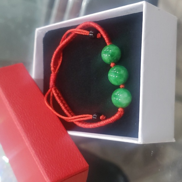 Green Jade Jadeite Round Ball Red Knitted Bracelet - Picture 4 of 5